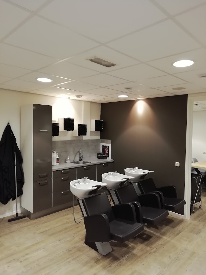 Wasplekken in de salon van Suk-6 Kapper